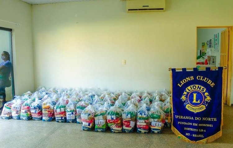 Lions Clube e Sicred entregam 96 cestas básicas